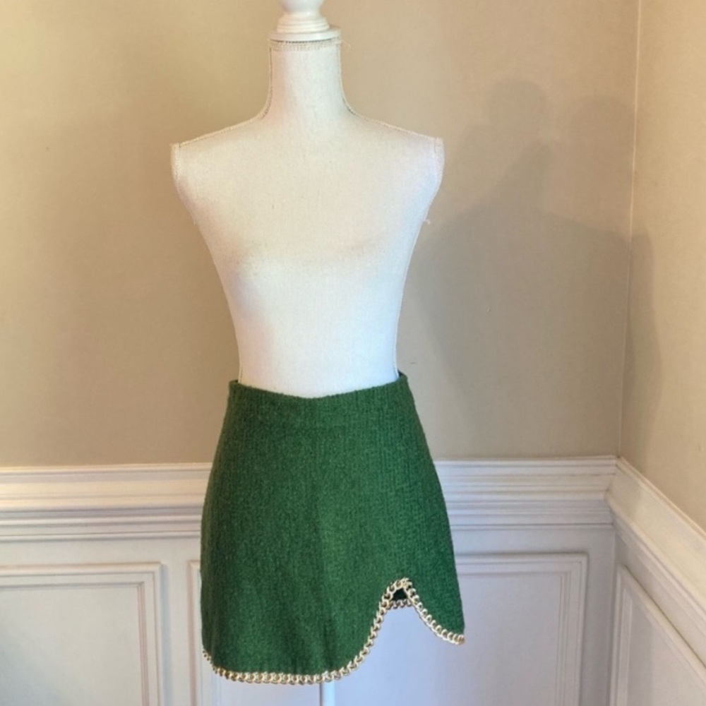 NEW! Zara Mini Skirt w/ gold chain